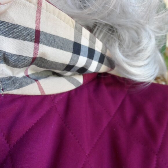 Burberry London Burgundy Quilted Barn Jacket – Size XS - Picture 10 of 16